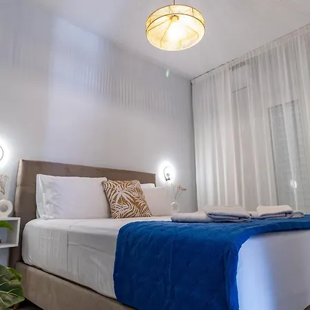 Your Destination דירה