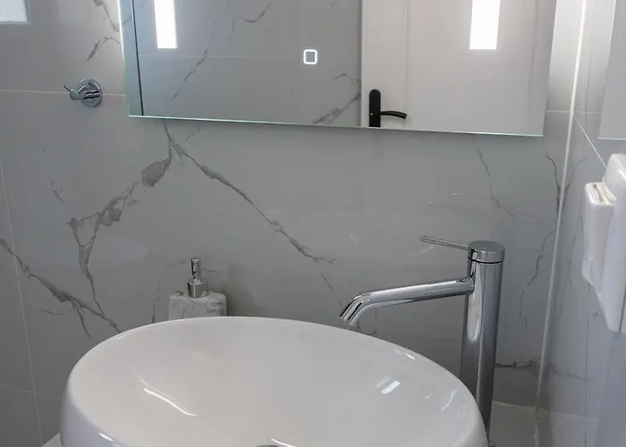 Your Destination דירה